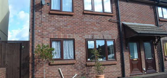 Flat to rent in Granville Street, Linden, Gloucester GL1