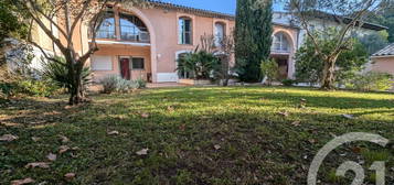 Achat maison 5 pièces 204 m²