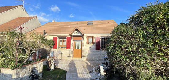 Maison de 141 m2, 6 pièces, 4 chambres et 648 m2 de terrain