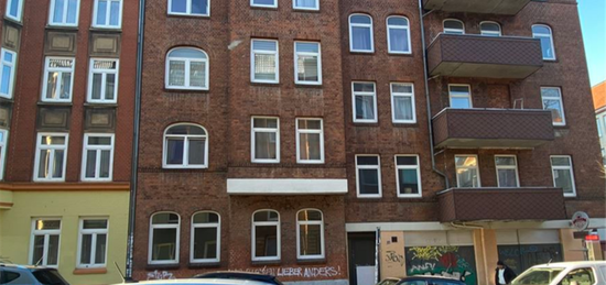 Helle 2-Zimmer-Dachgeschosswohnung in zentraler Lage // Iltisstraße, Kiel