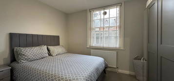 Flat to rent in Merrow Street, London SE17