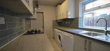 6 bedroom terraced house