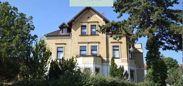 Wunderschöne, große Villa mit 6 Wohnungen + 6 Garagen...