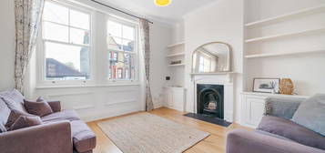 Flat for sale in Endymion Road, London SW2