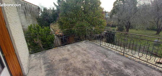 SÉMALENS, Maison de village avec jardin clos et garage