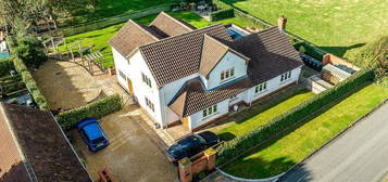 6 bedroom detached house for sale