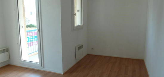 Studio  à louer, 1 pièce, 27 m², Étage 1/3