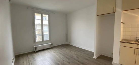 Studio  à louer, 1 pièce, 21 m², Étage 4/–