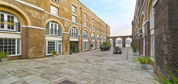 Flat to rent in The Listed Building, Wapping, London E1W