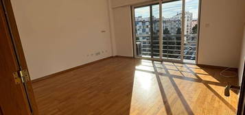 Arrendamento de Apartamento T1  na rua Maria Lalande, 8