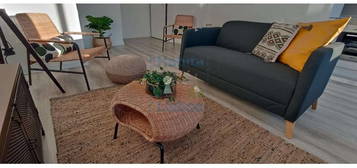 T2 remodelado com varanda com 12m2 oferta de home staging