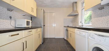 5 bed flat to rent