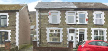 4 bedroom end of terrace house for sale