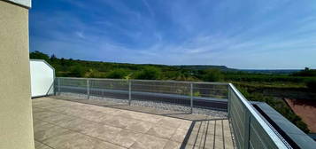 Erstbezug Mini Penthouse mit großer Terrasse und wunderschönem Ausblick