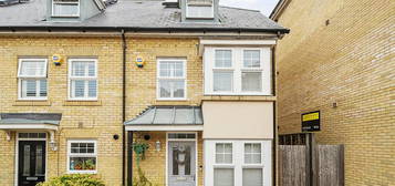 4 bedroom end of terrace house for sale