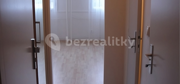 Pronájem bytu 1+kk 31 m², Topolová, Praha