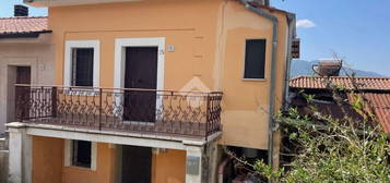 Villetta bifamiliare in vendita in via Frattaroli, 26