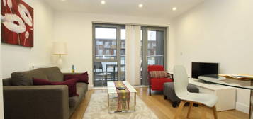 Flat to rent in Christian Street, London E1