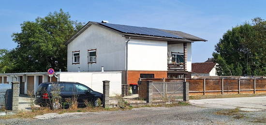 Oberwart: Zentral gelegenes Haus mit pflegeleichtem Garten