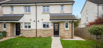 3 bed semi-detached house for sale