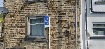 End terrace house to rent in Church Street, Huddersfield HD3