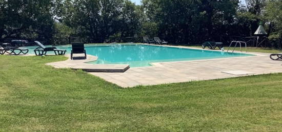 Appartamento in borgo con piscina