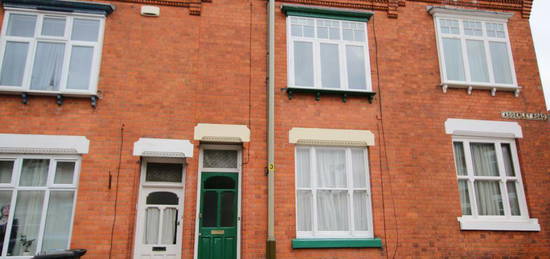 5 bedroom terraced house