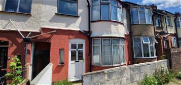 Terraced house to rent in Harcourt Street, Luton LU1