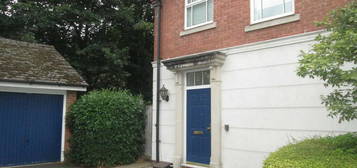 3 bedroom detached house