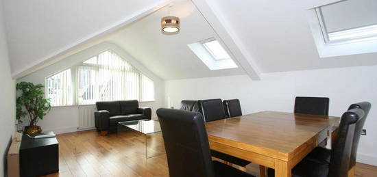 3 bedroom flat to rent