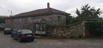 Casa independiente, Amoeiro