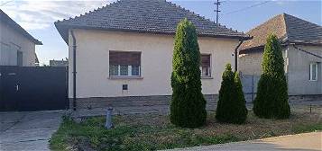 Eladó családi ház, Tolnán, Petőfi utcában 25.9 M Ft, 2 szobás