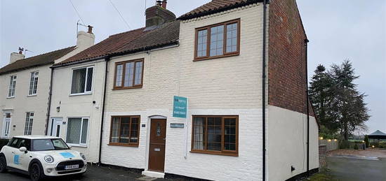 Cottage to rent in High Street, Hook, Goole DN14