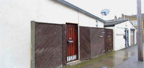 1 bedroom ground floor flat for sale