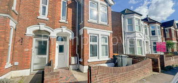 5 bedroom semi-detached house to rent