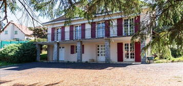 Maison  à vendre, 8 pièces, 4 chambres, 230 m²