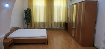 Apartament la casă, central - zona P-ta M. Viteazul, et. 1