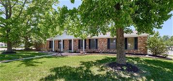 2 Country Farm Blvd, St Peters, MO 63376