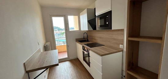 Appartement  à louer, 3 pièces, 2 chambres, 56 m²