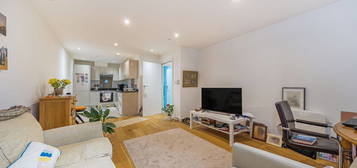 Flat for sale in High Street, New Malden KT3