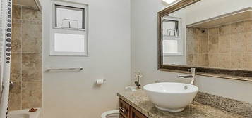 5885 Chester St, Vancouver, BC V5W 3B4