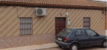 Casa adosada en calle Martinete en Linares