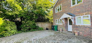 4 bedroom detached house to rent