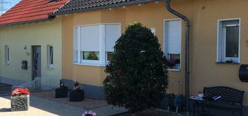 Doppelhaushälfte/ArtMaisonette, groß. Wohnzimmer, 3 Schlafzimmer, gr. Wohnküche, W-D-Bad, Terrasse/Garten/Carport, 120 qm Wohnfl., in Wesseling-Urfeld