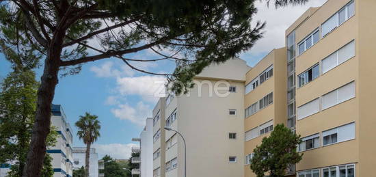 Apartamento T2 Próximo à Praia e Universidade