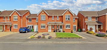 4 bed semi-detached house for sale