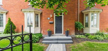 233 John St #5, Belleville, ON K8N 3G2
