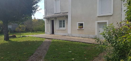 Maison 2 étages  à louer, 5 pièces, 4 chambres, 102 m²