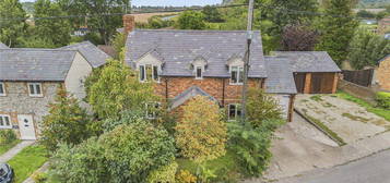 3 bed detached house for sale