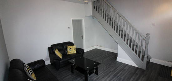 2 bed terraced house to rent